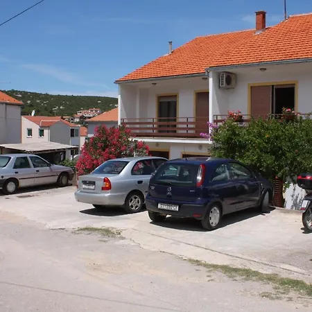 5091a Apartment Tisno